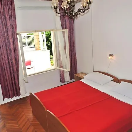 Guest house Majkovica 3*
